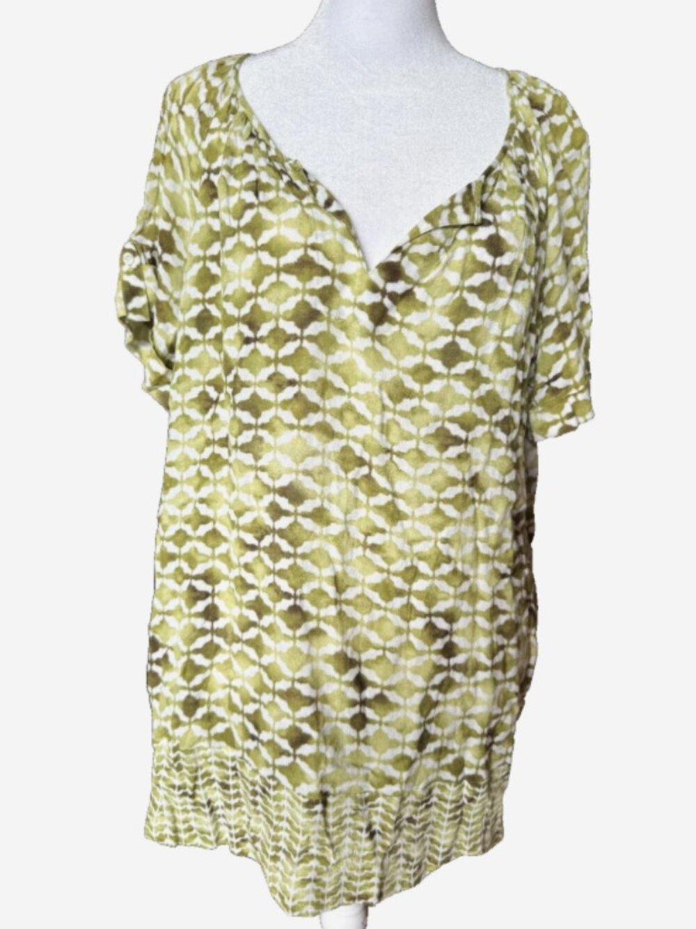 J.Jill Women's Large Green Geometric Print Featherweight Rayon Lightweight Top